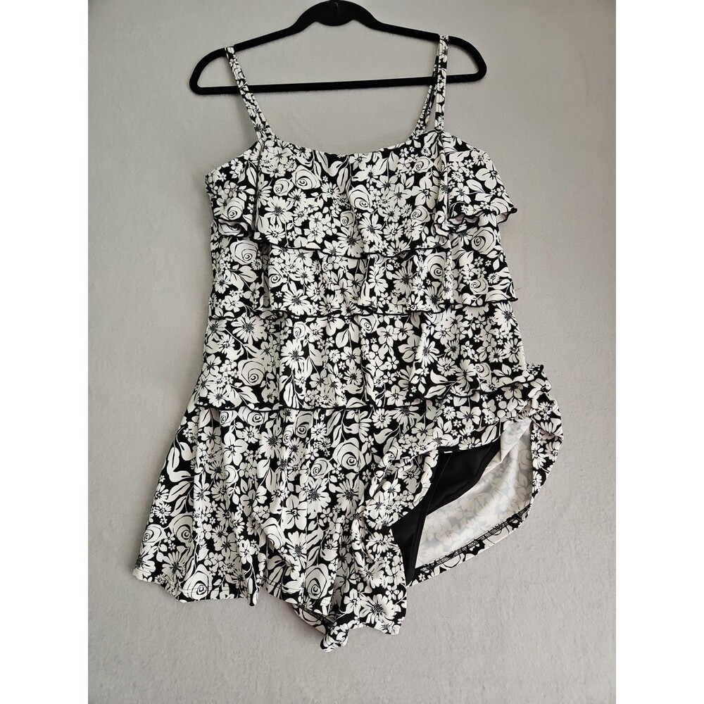 Women's A Shore Fit Back White Floral Size 16 Bathing Suit  Shorts Style